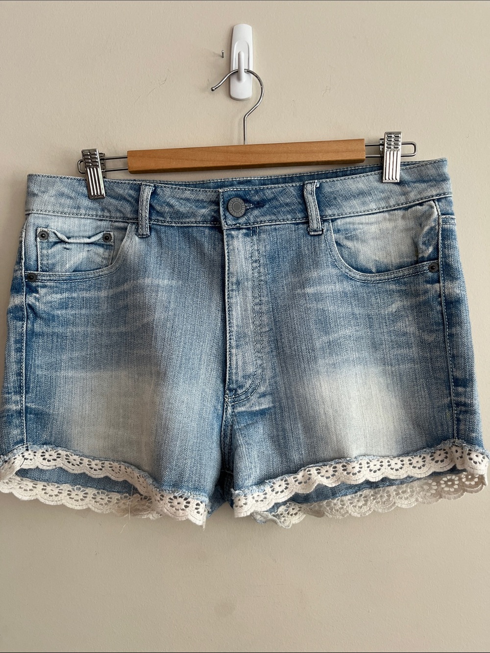 Mossimo Supply Co. Size 15 Light Wash Denim Shorts  White Lace Trim